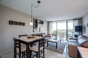 1830 Embassy Dr, West Palm Beach, FL 33401 - Photo 6