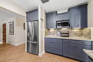 6885 Tradewind Way, Lantana, FL 33462 - Photo 8