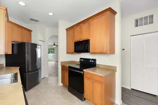 10033 SW Stonegate Dr, Port Saint Lucie, FL 34987 - Photo 16