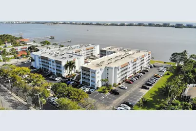 1516 S Lakeside Drive #318, Lake Worth Beach, FL 33460 - Photo 1