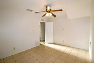 100 SE Celestia Ct, Port Saint Lucie, FL 34983 - Photo 8