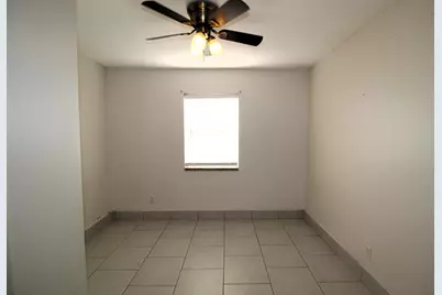 100 SE Celestia Court, Port Saint Lucie, FL 34983 - Photo 10