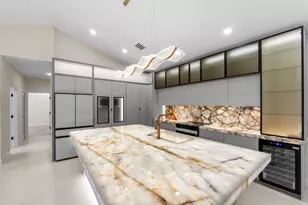 7686 La Corniche Cir, Boca Raton, FL 33433 - Photo 6