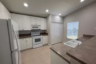 8998 SW Bonneville Dr, Stuart, FL 34997 - Photo 4