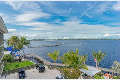 41 SW Seminole Street #204, Stuart, FL 34994 - Photo 2