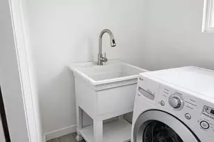 1381 W 1st St, West Palm Beach, FL 33404 - Photo 24