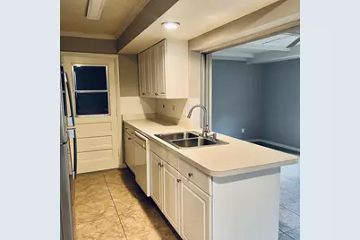 530 SW Prima Vista Boulevard, Port Saint Lucie, FL 34983 - Photo 6