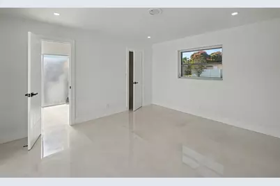 1940 NW 32 Nd Street, Oakland Park, FL 33309 - Photo 16