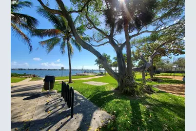 409W 50th Street, Palm Beach, FL 33480 - Photo 14