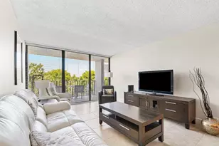 1830 Embassy Dr, West Palm Beach, FL 33401 - Photo 8