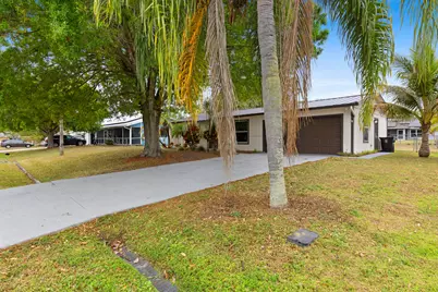 762 NE Lanfair Street, Port Saint Lucie, FL 34983 - Photo 2