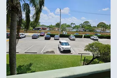 300 Village Green Circle S #209, Lake Worth Beach, FL 33461 - Photo 4