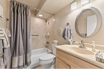 302 Capri G, Delray Beach, FL 33484 - Photo 12