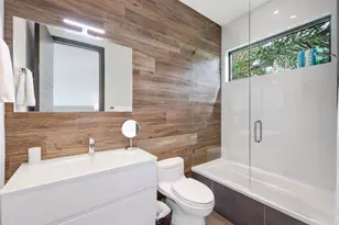 830 NE 71st St, Boca Raton, FL 33487 - Photo 38