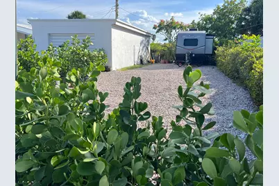 9201 Highpoint Drive #Lot 2, West Palm Beach, FL 33403 - Photo 2