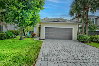 1225 E Magnolia Circle, Delray Beach, FL 33445 - Photo 2