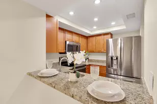 1558 SE Royal Green Cir, Port Saint Lucie, FL 34952 - Photo 10