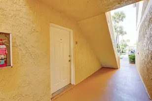 1558 SE Royal Green Cir, Port Saint Lucie, FL 34952 - Photo 28