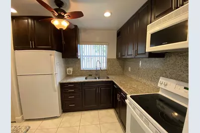 138 Lake Frances Drive, West Palm Beach, FL 33411 - Photo 2