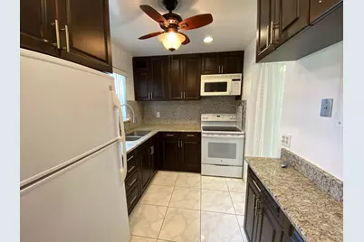 138 Lake Frances Drive, West Palm Beach, FL 33411 - Photo 4