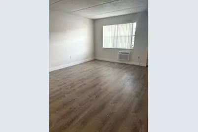 2700 Vandiver Drive #10d, West Palm Beach, FL 33409 - Photo 2