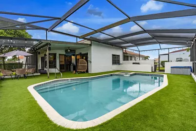 8321 Bonita Isle Dr Drive, Lake Worth, FL 33467 - Photo 12