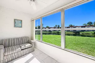 352 Lake Frances Dr, West Palm Beach, FL 33411 - Photo 10