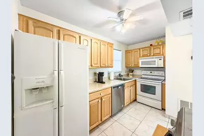 352 Lake Frances Drive, West Palm Beach, FL 33411 - Photo 16