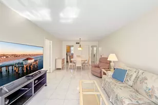 352 Lake Frances Dr, West Palm Beach, FL 33411 - Photo 6