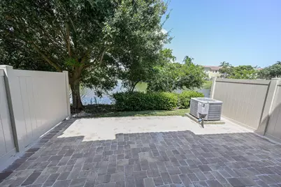 297 Lake Monterey Circle, Boynton Beach, FL 33426 - Photo 2