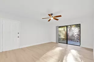 3402 Gardens E Dr, Palm Beach Gardens, FL 33410 - Photo 10