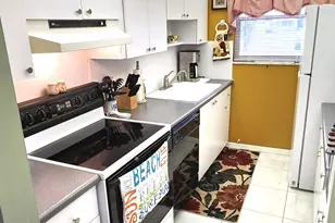 1042 N Dr Dr, Delray Beach, FL 33445 - Photo 12