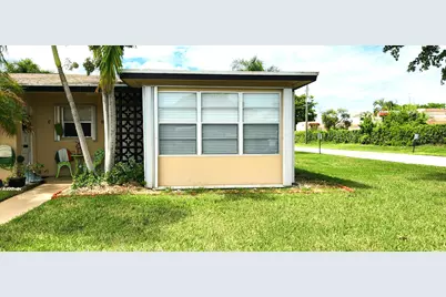 1042 N Dr Drive #D, Delray Beach, FL 33445 - Photo 2