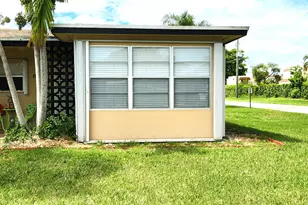 1042 N Dr Dr, Delray Beach, FL 33445 - Photo 2