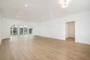 389 S Lake Dr, Palm Beach, FL 33480 - Photo 2