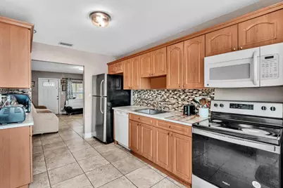 490 NE 51st Street, Oakland Park, FL 33334 - Photo 12