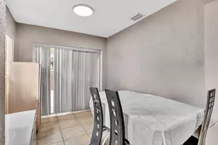 490 NE 51st St, Oakland Park, FL 33334 - Photo 30