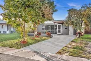 490 NE 51st St, Oakland Park, FL 33334 - Photo 6