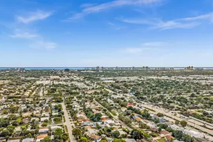 490 NE 51st St, Oakland Park, FL 33334 - Photo 40