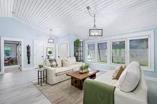 12910 La Rochelle Cir, Palm Beach Gardens, FL 33410 - Photo 2