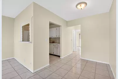 46 Waltham B, West Palm Beach, FL 33417 - Photo 4