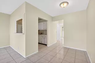 46 Waltham B, West Palm Beach, FL 33417 - Photo 4