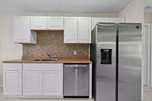 2561 SE Jason Ave, Port Saint Lucie, FL 34952 - Photo 2