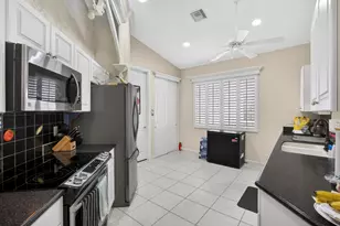 9096 Bay Point Cir, West Palm Beach, FL 33411 - Photo 14