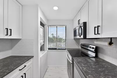 2828 Tennis Club Drive #403, West Palm Beach, FL 33417 - Photo 6