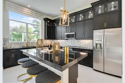 132 SE Via Tirso, Port Saint Lucie, FL 34952 - Photo 2