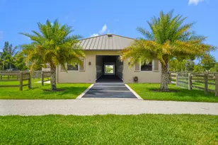 16219 Hollow Tree Ln, Wellington, FL 33470 - Photo 4