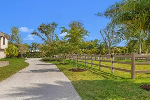 16219 Hollow Tree Ln, Wellington, FL 33470 - Photo 18