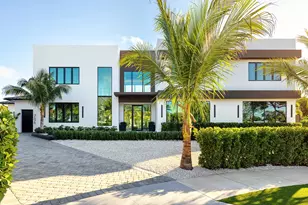 706 Lakeside Cir, North Palm Beach, FL 33408 - Photo 2