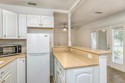 907 N Pine Avenue, Green Cove Springs, FL 32043 - Photo 8